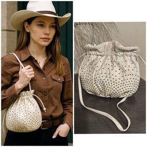 RARE! PARK AVENUE INT. VINTAGE 80's LEATHER Elegant Cream Studded Women's Bag